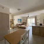 Nikoleti Luxury Living Feriehus