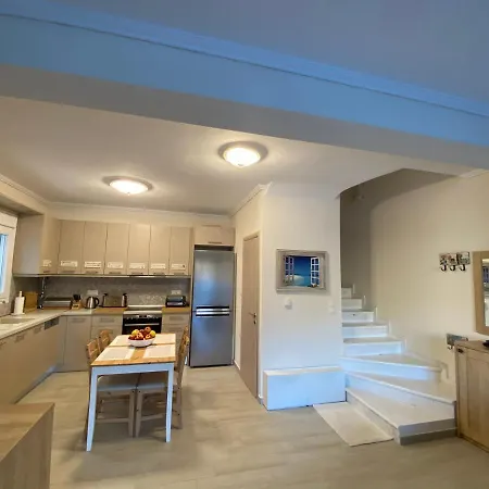 Nikoleti Luxury Living Holiday home *