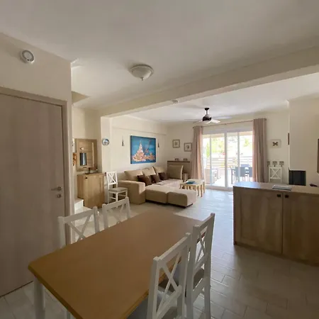 Nikoleti Luxury Living Holiday home